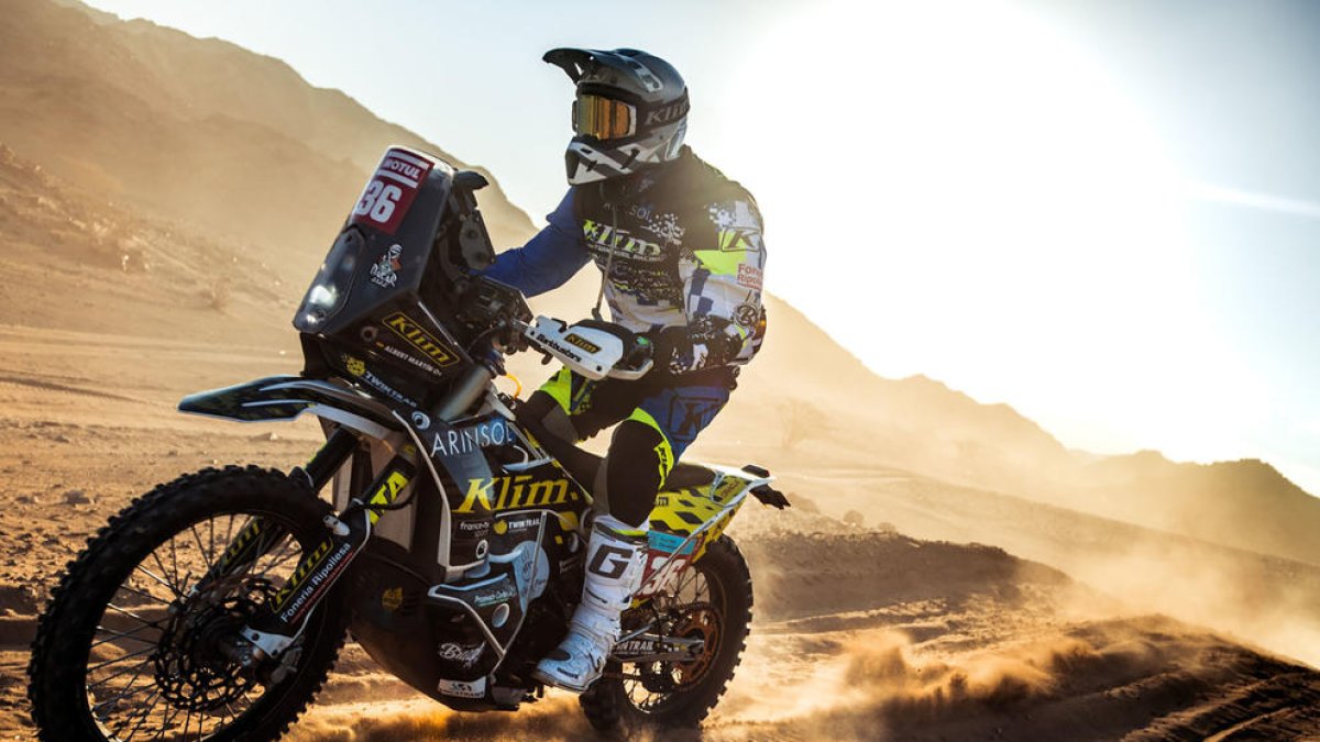 Albert Martín competint en una edició anterior del Dakar.