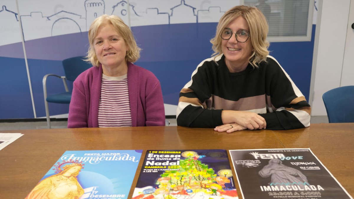 La regidora de Festes, Teresa Recasens, i la regidora de Joventut, Laura Mellau de Cambrils.