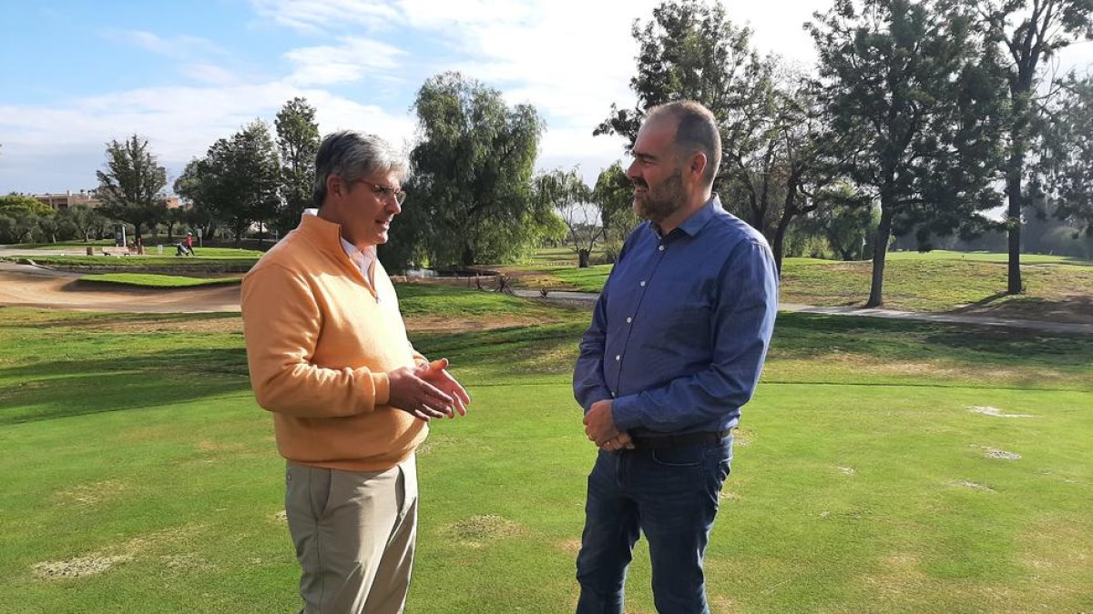 Presentación Torneo Ciutat de Reus Golf con el concejal de Salud y Deporte del Ayuntamiento de Reus, Enrique Martín, conjuntamente con el coordinador del Club de Golf Gaudí Reus, Marc Tarragó.