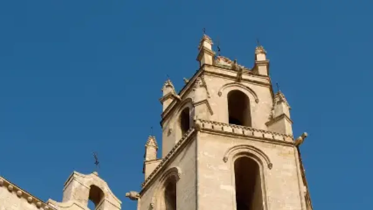 El campanar de la Prioral de Sant Pere de Reus.