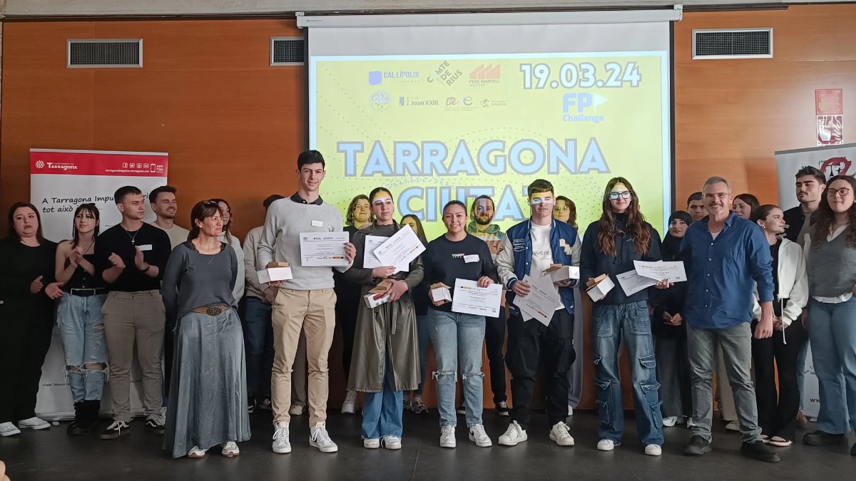 Imatge dels alumnes de Grau Superior que han guanyat el segon FP Challenge Tarragona Ciutat.