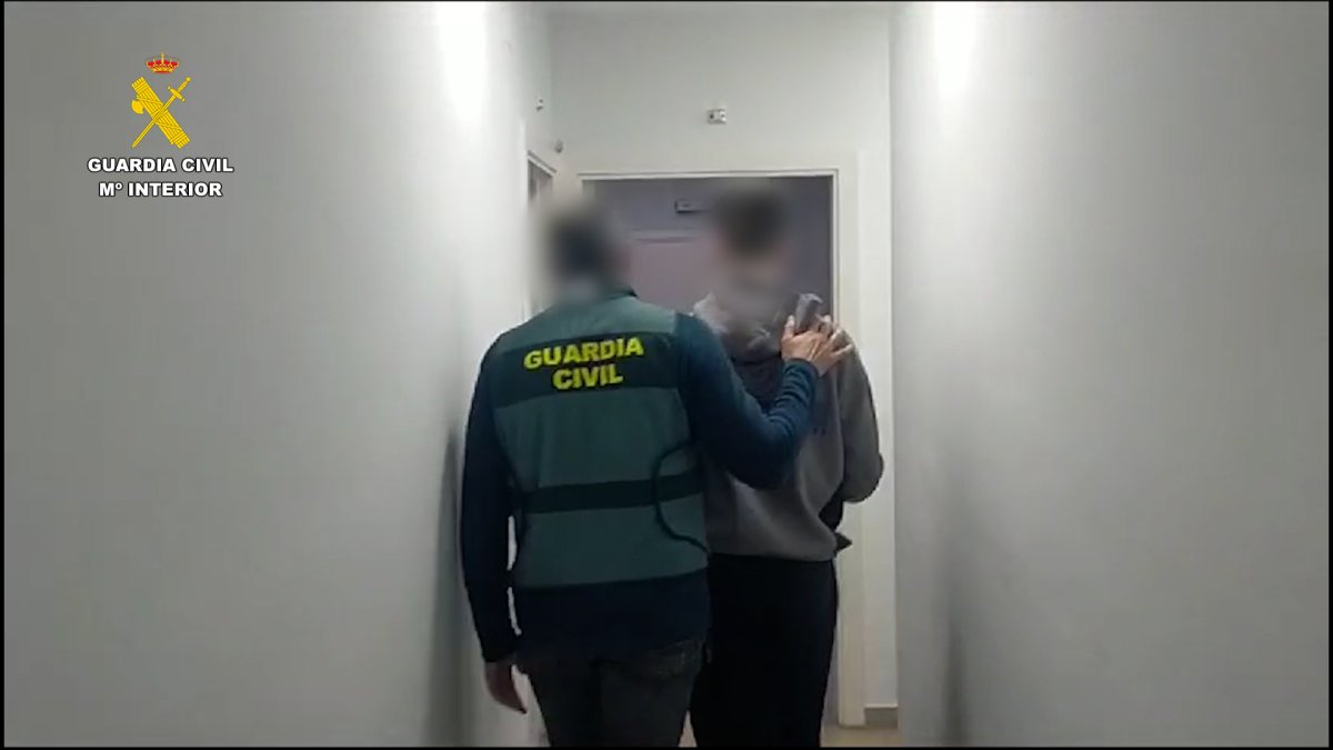 La Guardia Civil desarticula una organización criminal dedicada a cometer estafas con criptomonedas.