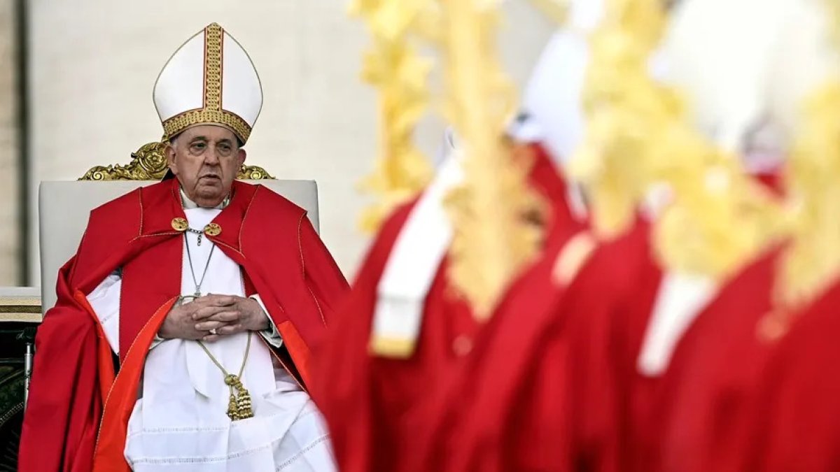 El papa Francisco, hoy durante el Domingo de Ramos en San Pedro del Vaticano.