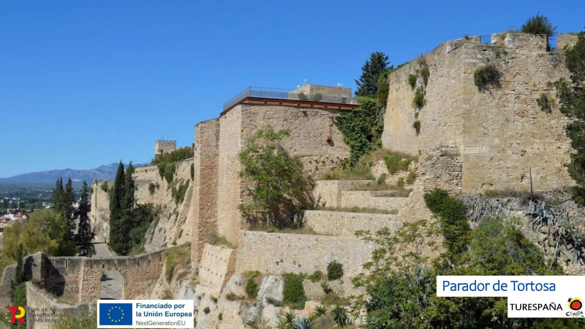 Vista general del parador de turisme del castell de la Suda, a Tortosa.