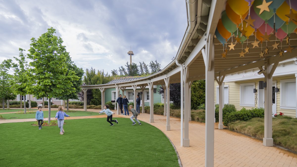 El ressort Dreams Village, que va arrencar el 2019, té un espai superior als 8.000 m2 i disposa de diverses instal·lacions per a fer-hi activitats lúdic-terapèutiques.