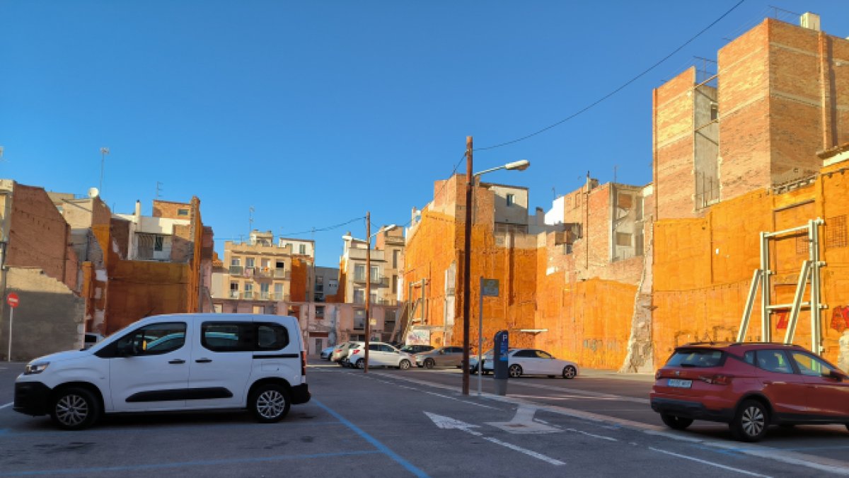 Un pàrquing del barri del Carme on es projecte un CAP, 70 habitatges i un aparcament.