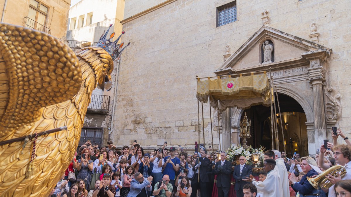 La festivitat de Corpus va fer acte de presència pels carrers de Reus.