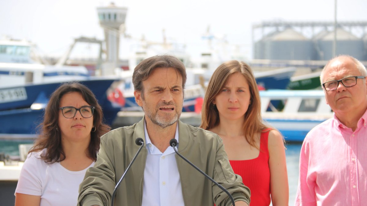 El candidat dels Comuns a les eleccions europees, Jaume Asens, durant un acte de campanya electoral al Port de Tarragona.
