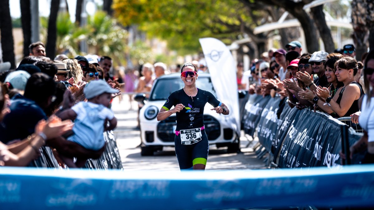 Isabel Gómez i Sergi Lasheras han estat els guanyadors de l'11a edició del Mini Oliva Motor Triatló de Cambrils 2024