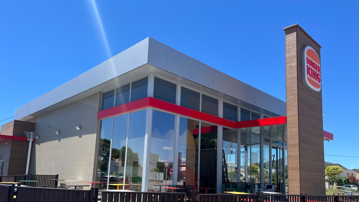 Imatge del nou establiment de Burger King obert a Amposta.