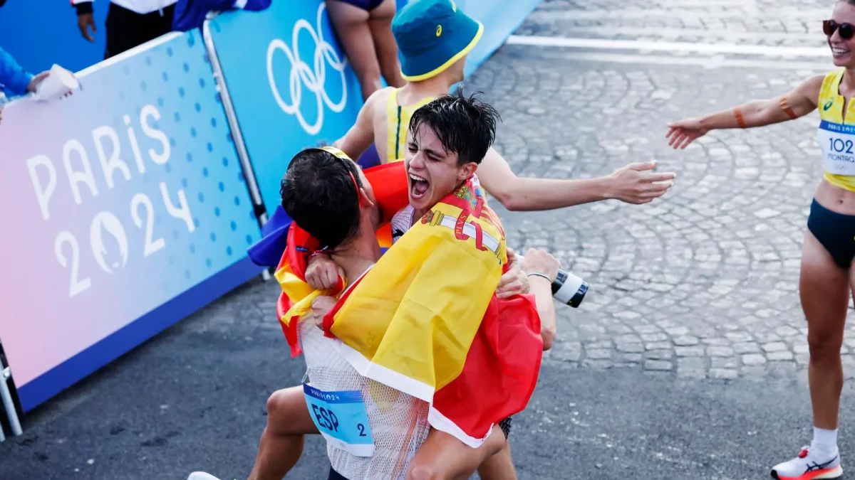 María Perez i Álvaro Martín celebrant el triomf.