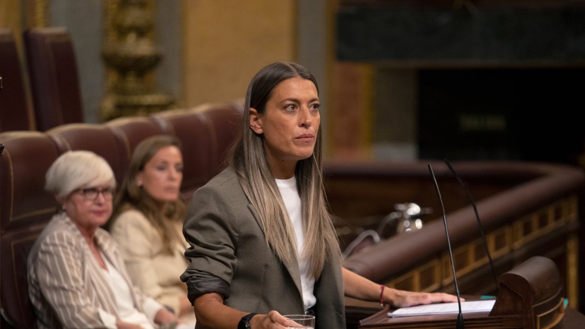 La portaveu de Junts al Congrés, Míriam Nogueras, durant la seva intervenció al debat d'investidura d'Alberto Núñez Feijóo.