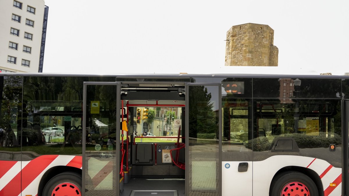 Imatge d'arxiu d'un autobus de l'EMT.