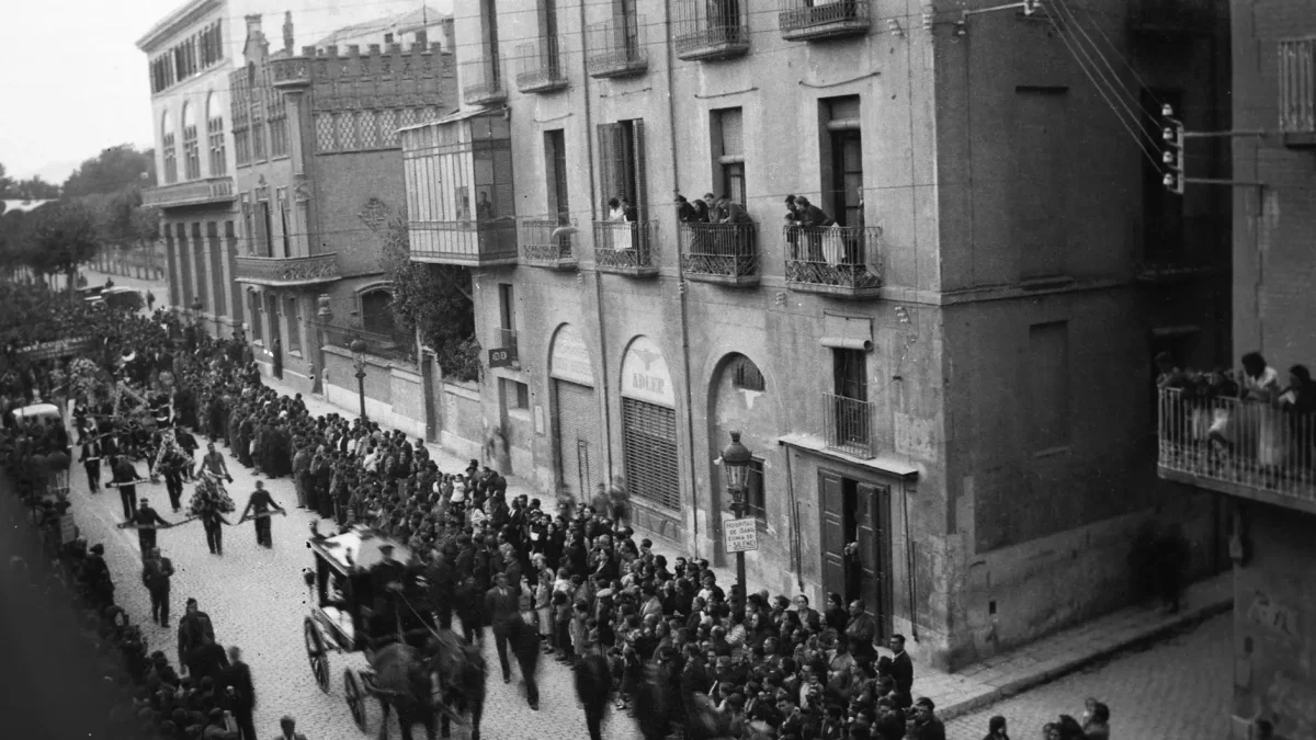 El seguici fúnebre pels bombardejos de Reus del 17 de setembre de 1937.