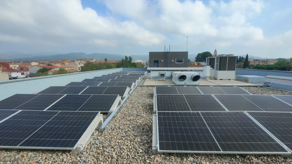 Imatge d'una instal·lació fotovoltaica.