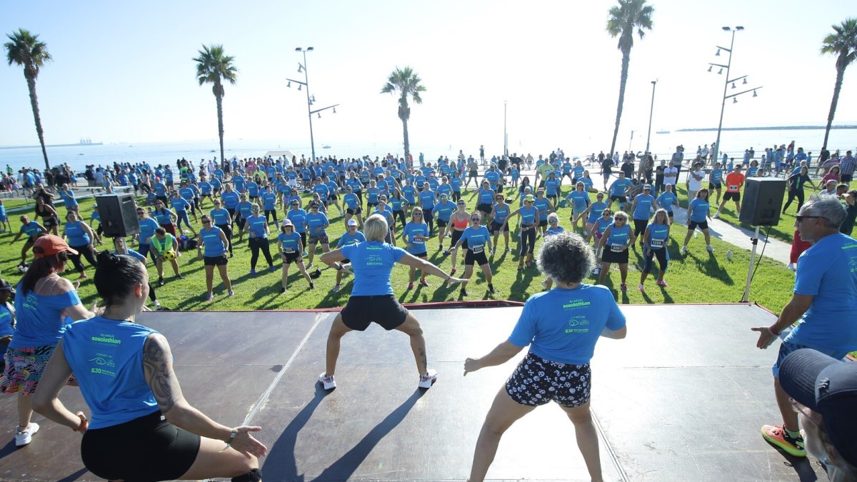 La multitudinària sessió de zumba de l’edició de l’any passat del Sosciathlon.