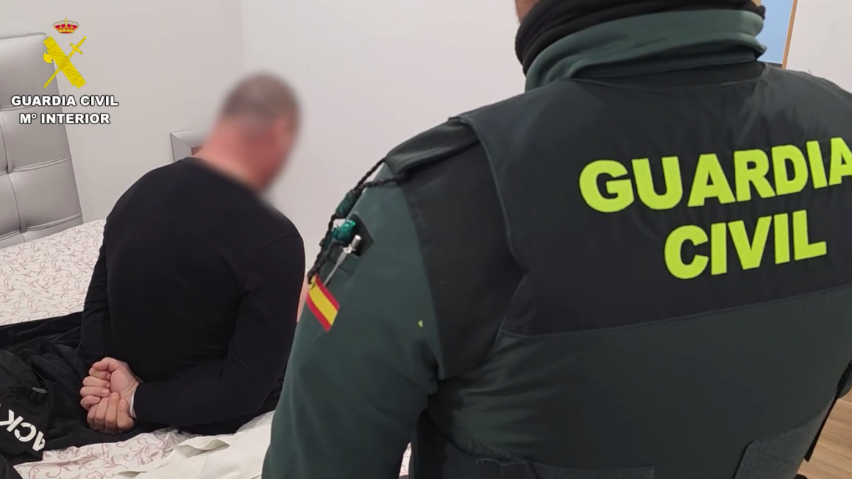 Desmantellen una organització criminal dedicada al tràfic d’armes i drogues a Tortosa