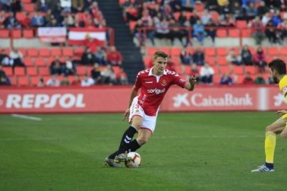 Salva Ferrer en un partido de Segund División con el Nàstic