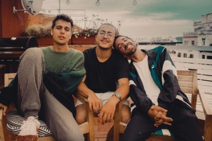 Stay Homas estrena una nueva canción desde el terrado