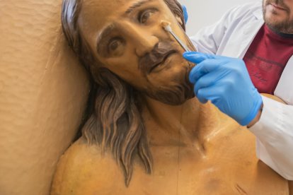 La imagen de Nuestro Padre Jesús en la Columna fue repintada en el pasado.