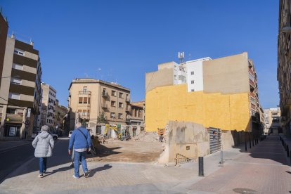 Imatge de les restes de l'edifici, un cop enderrocat.
