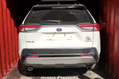 Una operación conjunta de los Mossos y la Agencia Tributaria desarticula un grupo especializado de robos de vehículos