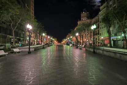 Alumbrado actual en la Rambla Nova.