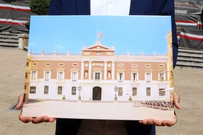 Recreació de com quedarà la façana de l'Ajuntament de Tarragona un cop s'hi hagin aplicat els colors originals.