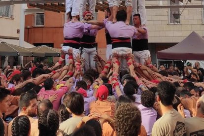 5 de 8 de la Colla Jove Xiquets de Tarragona a la Diada del Pallol de Reus.
