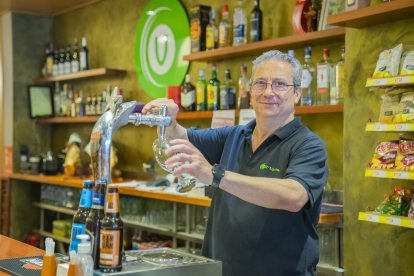Manuel Vázquez Mirones, propietario del bar Victoria.