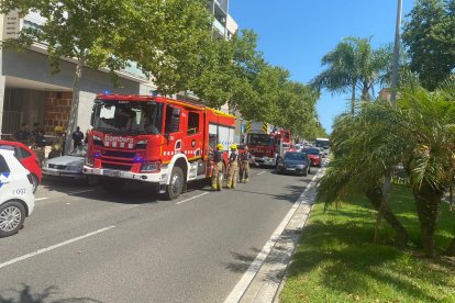 Fins a l'avinguda Salou de Reus s'han desplaçat quatre dotacions.