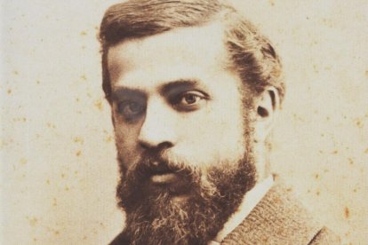 Imagen de archivo de un retrato de Antoni Gaudí