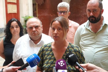 Maria Roig durant la compareixença.