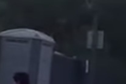 Moment del traslladat d'una persona en una llitera.