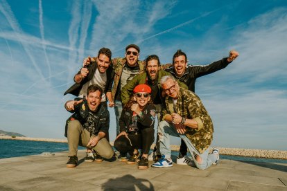 Imagen promocional del grupo Buhos.