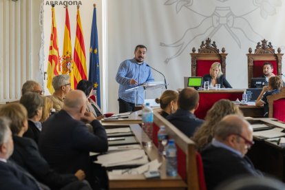 Imatge d’arxiu d’una sessió plenària de l’Ajuntament de Tarragona, amb la presència dels grups municipals.