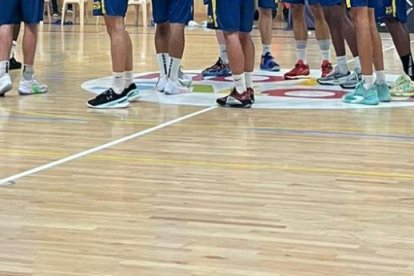 El conjunto del CB Salou contra el Tizona Burgos.