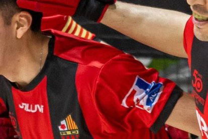 El capità del Reus Deportiu, Joan Salvà, Diego Rojas i Maxi Oruste.