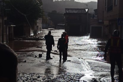 Imatge del poble de Mira inundat per la DANA.
