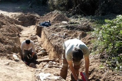 Investigadors treballant en els aqüeductes de l’antiga Tàrraco.