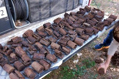 Les más de 90 granadas de mano encontradas en una cabaña de piedra en el Pla de Santa Maria