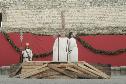 Instant de la pel·lícula, que relata els actes martirials de Sant Fructuós