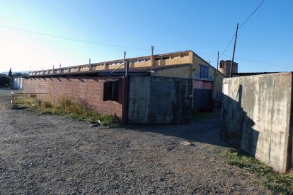 Imagen de la granja abandonada donde había una plantación de marihuana de 804 plantas.
