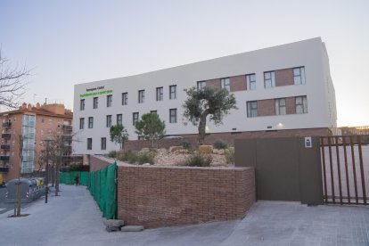 El centro se ubica en un terreno de 10.472 m2 y ofrecerá 140 plazas residenciales y 20 para el centro de día.
