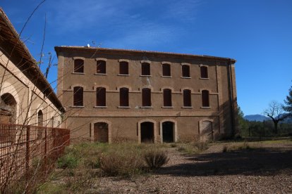 Exterior del centre d'interpretació de l'hospital del Molar, que actualment està tancat al públic.