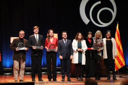 Foto de familia de los galardonados con los Premios Nacionales de Comunicación 2024.