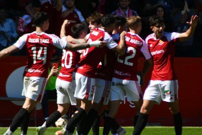 Los jugadores del Nàstic celebrando un gol.