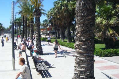 Una imagen del paseo marítimo de Salou.