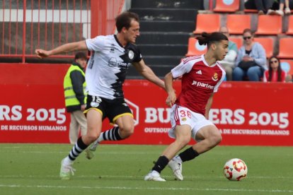 El jugador del Juvenil A del Nàstic, Agus Gutiérrez, durante su debut con el primer equipo contra Unionistas.