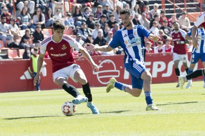 Marc Montalvo durante el duelo contra la Ponferradina.